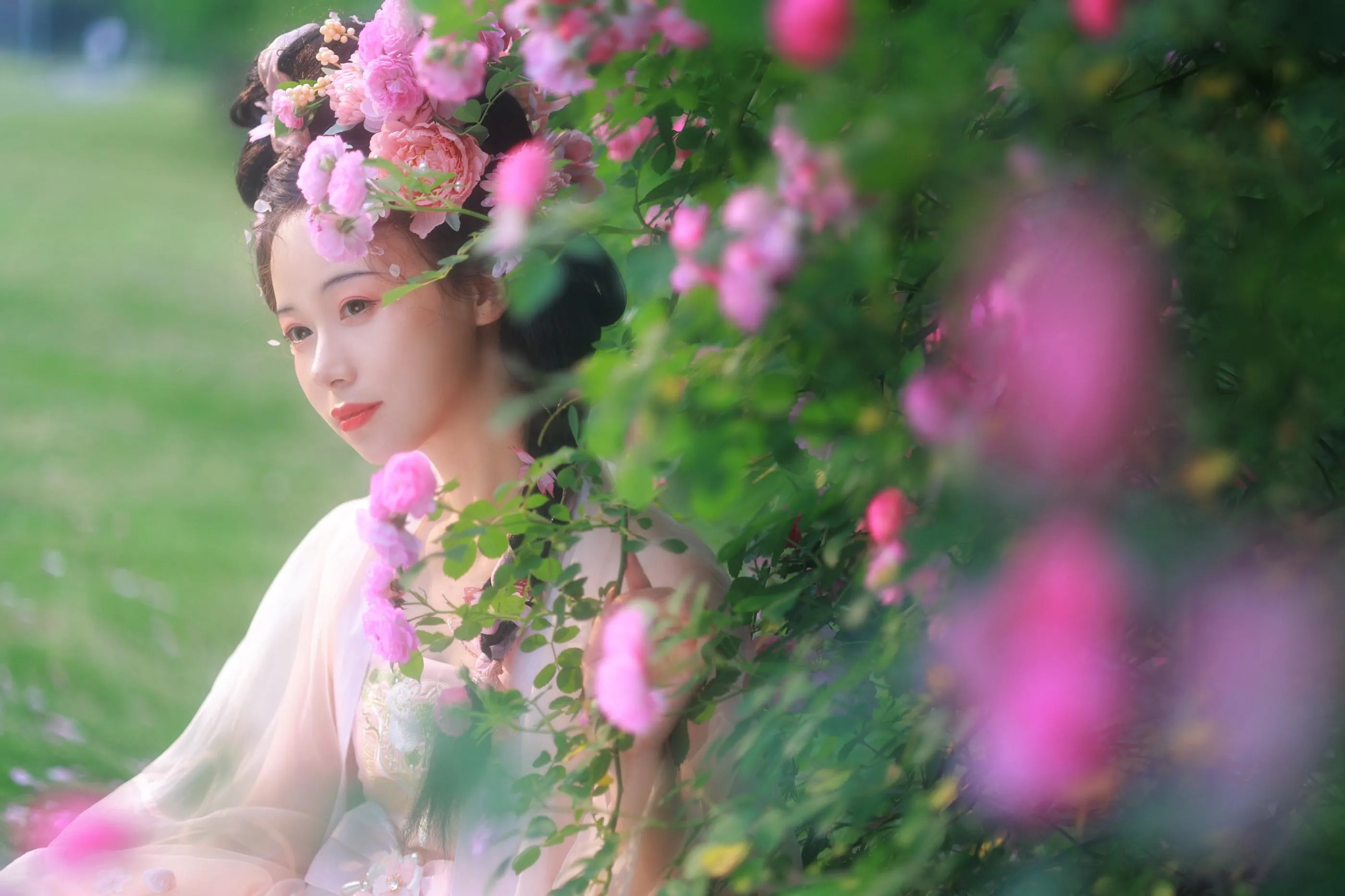 [艺图语] 2022.06.18 蔷薇花神 笑笑 [35P]插图8
